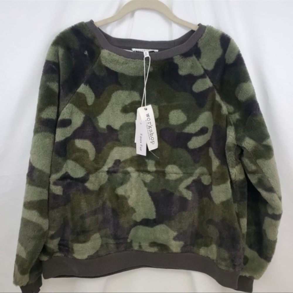 Workshop Republic Clothing Camo sweater Faux Fur​